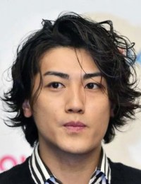 Аканиши Джин