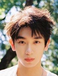 Джесси Жэнь