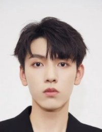 Чжоу Цзюнь Юй