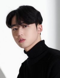 Квон Ик Хван